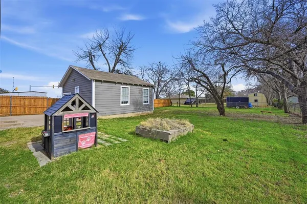 $1,750 | 418 Russell Street, White Settlement, TX 76108