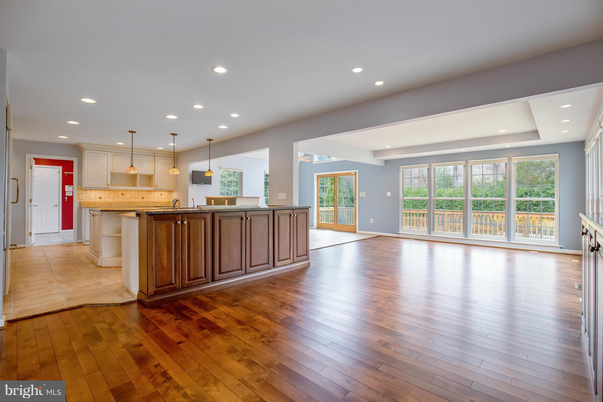 2809 Fennel Road Edgewater, MD 21037 - Photo 3 of 30 Dining and kitchen area
