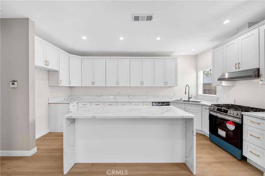 2643 Tenth Street Riverside, CA 92507 - Photo 5 of 40