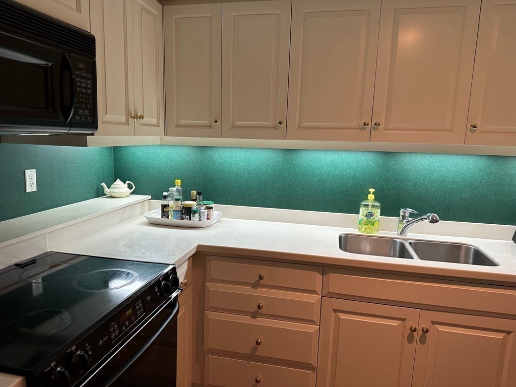 136 Beacon Street, Unit 3 Boston, MA 02116 - Photo 4 of 12