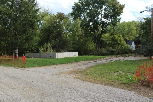 $45,000 | 336 Rosedale Drive, Lakemoor, IL 60051