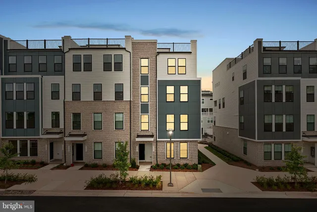 $3,300 | 45219 Temple Bar Drive, Sterling, VA 20166