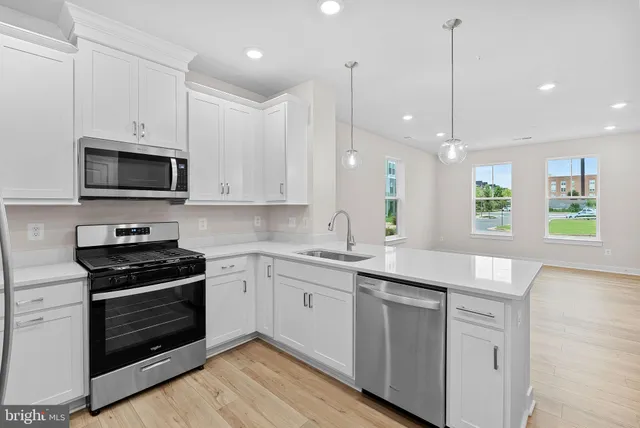 $3,300 | 45219 Temple Bar Drive, Sterling, VA 20166