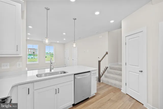 $3,300 | 45219 Temple Bar Drive, Sterling, VA 20166