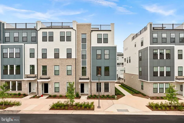 $3,300 | 45219 Temple Bar Drive, Sterling, VA 20166