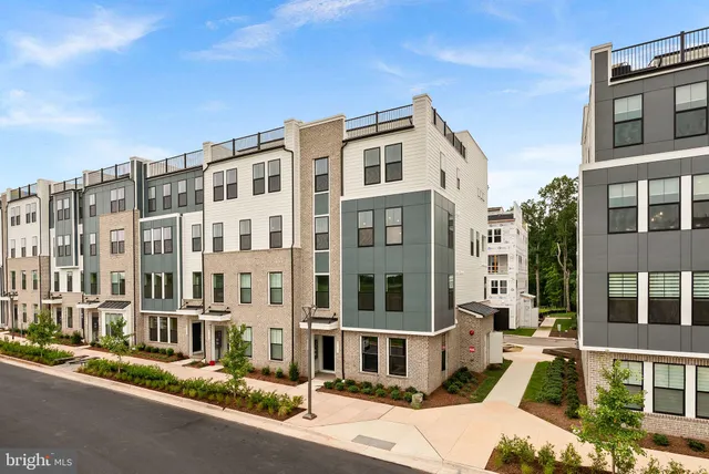 $3,300 | 45219 Temple Bar Drive, Sterling, VA 20166