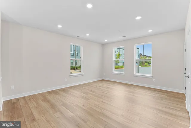 $3,300 | 45219 Temple Bar Drive, Sterling, VA 20166