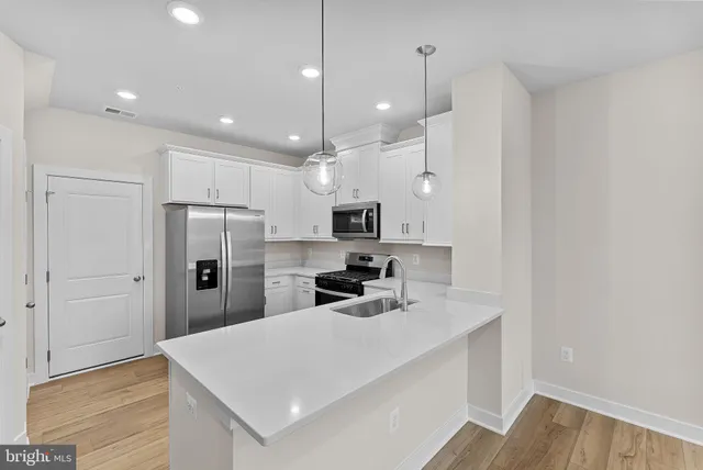 $3,300 | 45219 Temple Bar Drive, Sterling, VA 20166