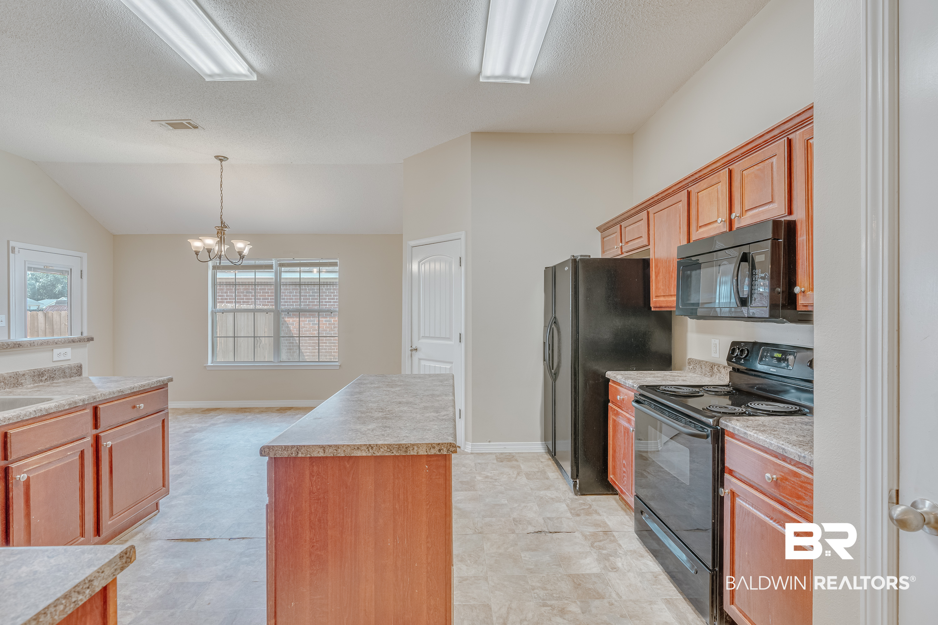 8825 Spring Grove North Mobile, AL 36695 - Photo 12 of 31 Gallery Image 12