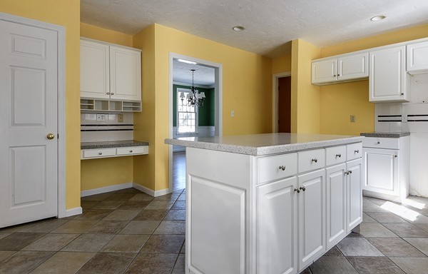 6 Carriage Hill Road Hopkinton, MA 01748 - Photo 4 of 23 Gallery Image 4