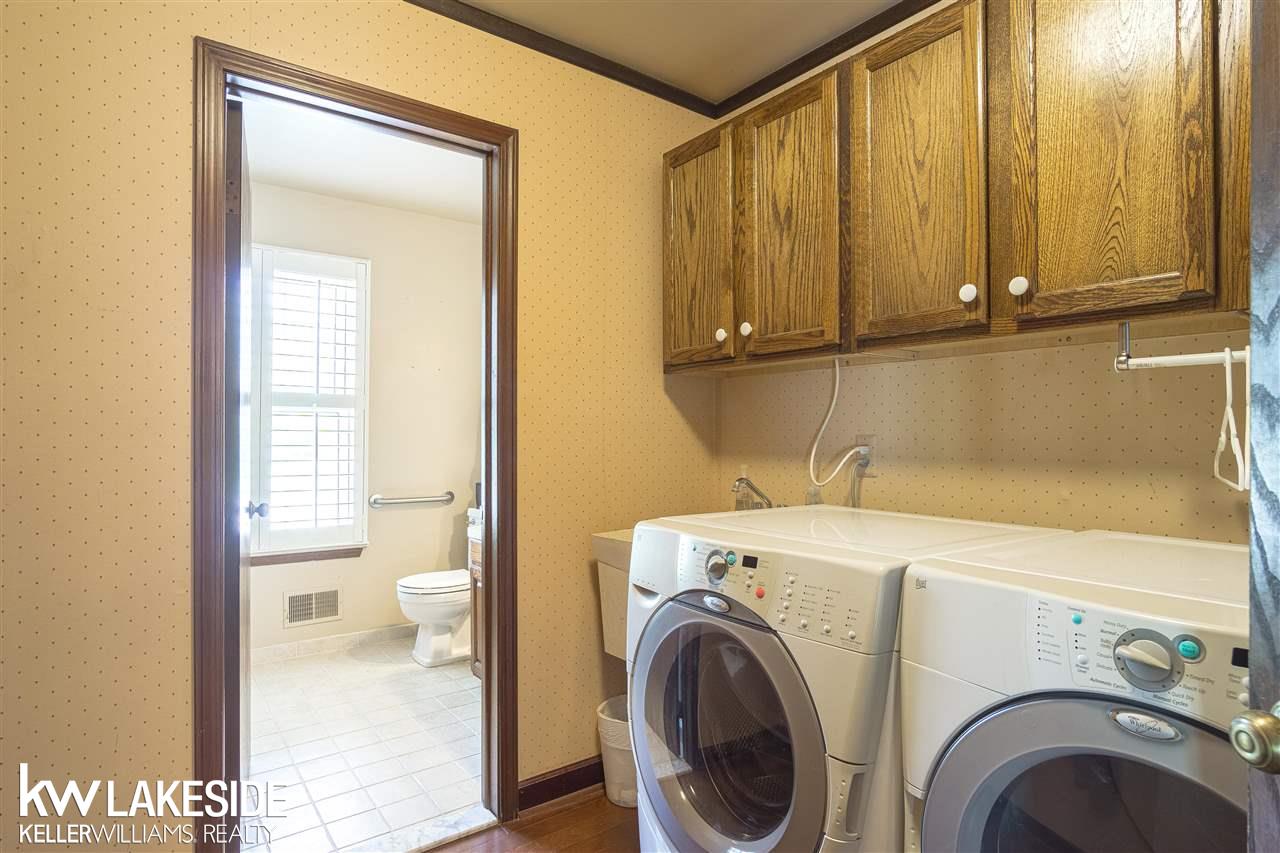 1438 Deerhurst Lane Rochester, MI 48307 - Photo 31 of 56 50084908-40.JPG