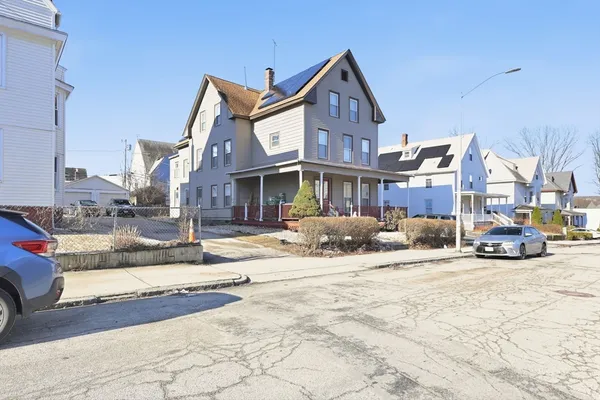 $799,000 | 8 Lowell Street, Worcester, MA 01603