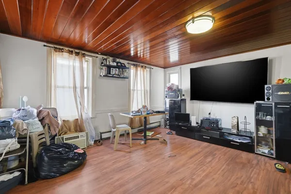 $799,000 | 8 Lowell Street, Worcester, MA 01603