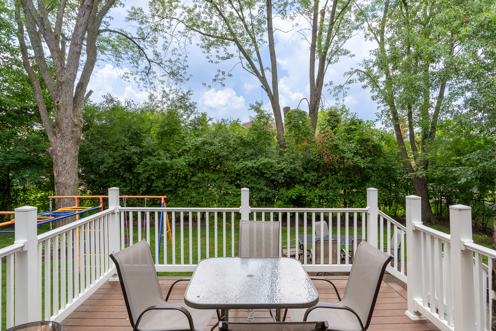 958 Suffield Terrace Northbrook, IL 60062 - Photo 39 of 39 a view of a chair in a deck