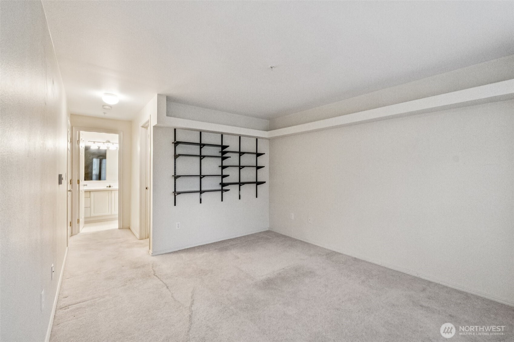 12505 4th Avenue West, Unit 2040 Everett, WA 98204 - Photo 9 of 22 a view of an empty room