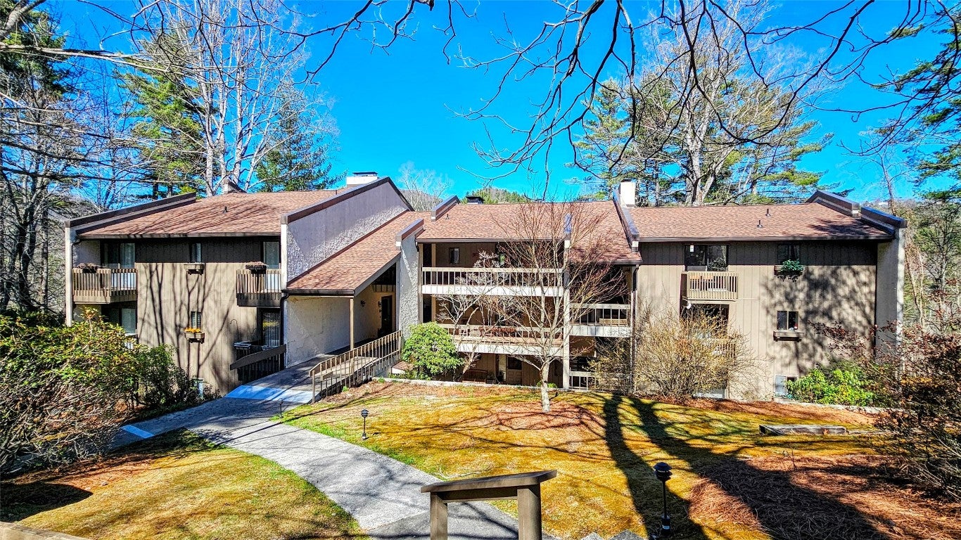 75 Holly Ridge, Unit 3B Sapphire, NC 28774 - Photo 2 of 30 New Roof in 2025!