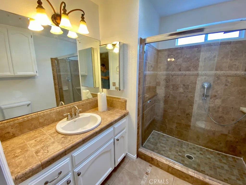 757 North Stage Coach Lane Fallbrook, CA 92028 - Photo 54 of 59 Primary Suite Bathroom