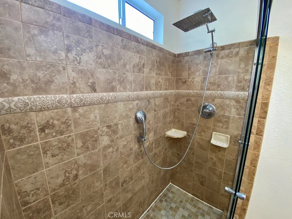 757 North Stage Coach Lane Fallbrook, CA 92028 - Photo 56 of 59 Primary Suite Bathroom