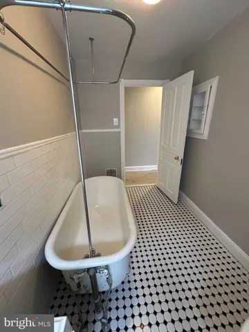 $1,500 | 4710 Warrington Avenue, Unit 3, Philadelphia, PA 19143