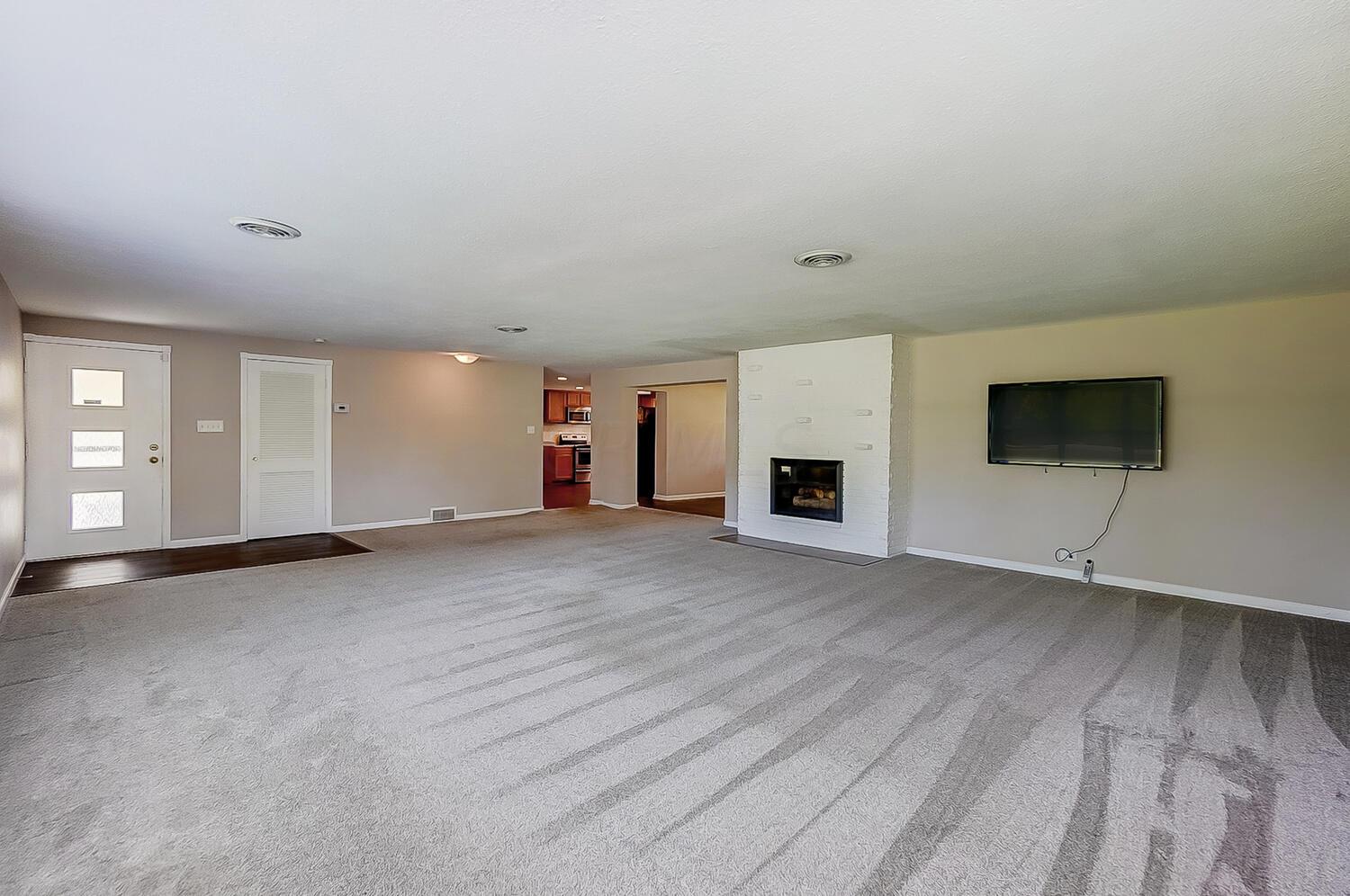 756 Granville Road Newark, OH 43055 - Photo 8 of 48 50037756-008_web