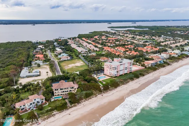 $325,000 | 165 Casseekee Trail, Melbourne Beach, FL 32951