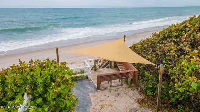 $325,000 | 165 Casseekee Trail, Melbourne Beach, FL 32951