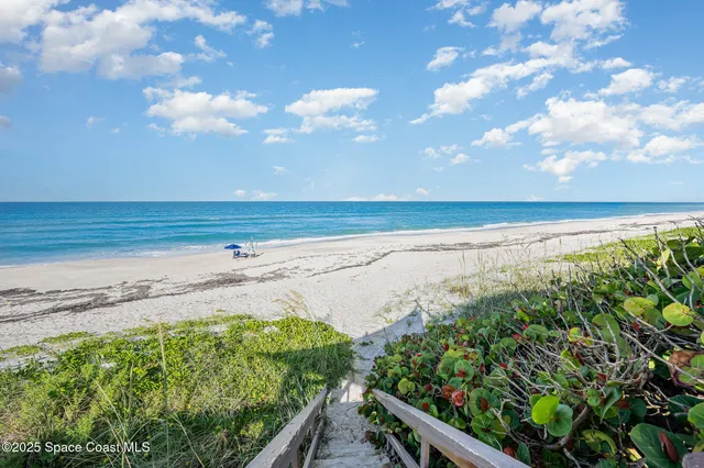 $325,000 | 165 Casseekee Trail, Melbourne Beach, FL 32951