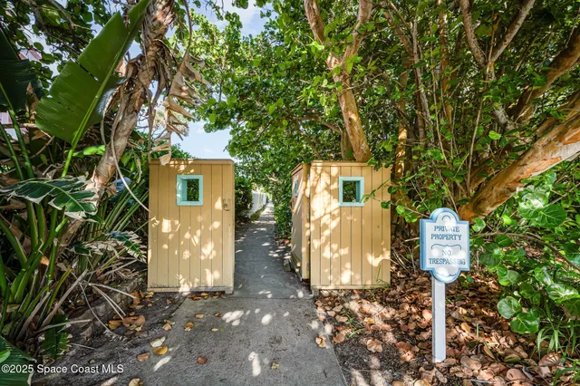 $325,000 | 165 Casseekee Trail, Melbourne Beach, FL 32951