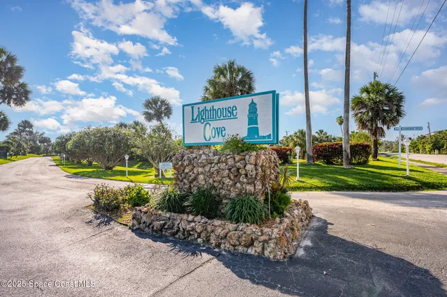 $325,000 | 165 Casseekee Trail, Melbourne Beach, FL 32951