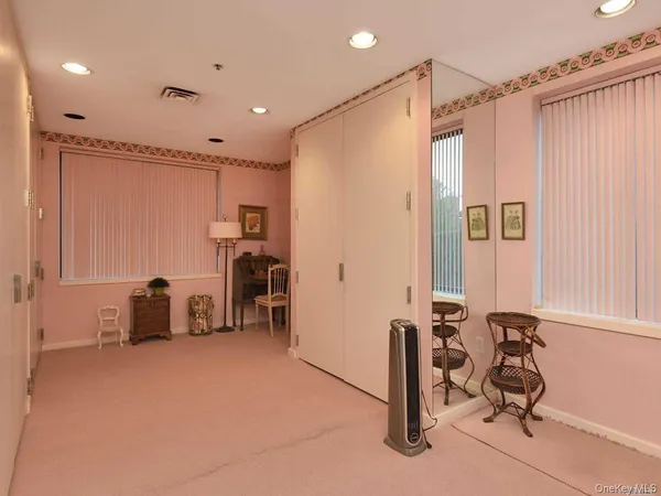 $8,500 | 123 Middle Neck Road, Unit 3045, Great Neck, NY 11021