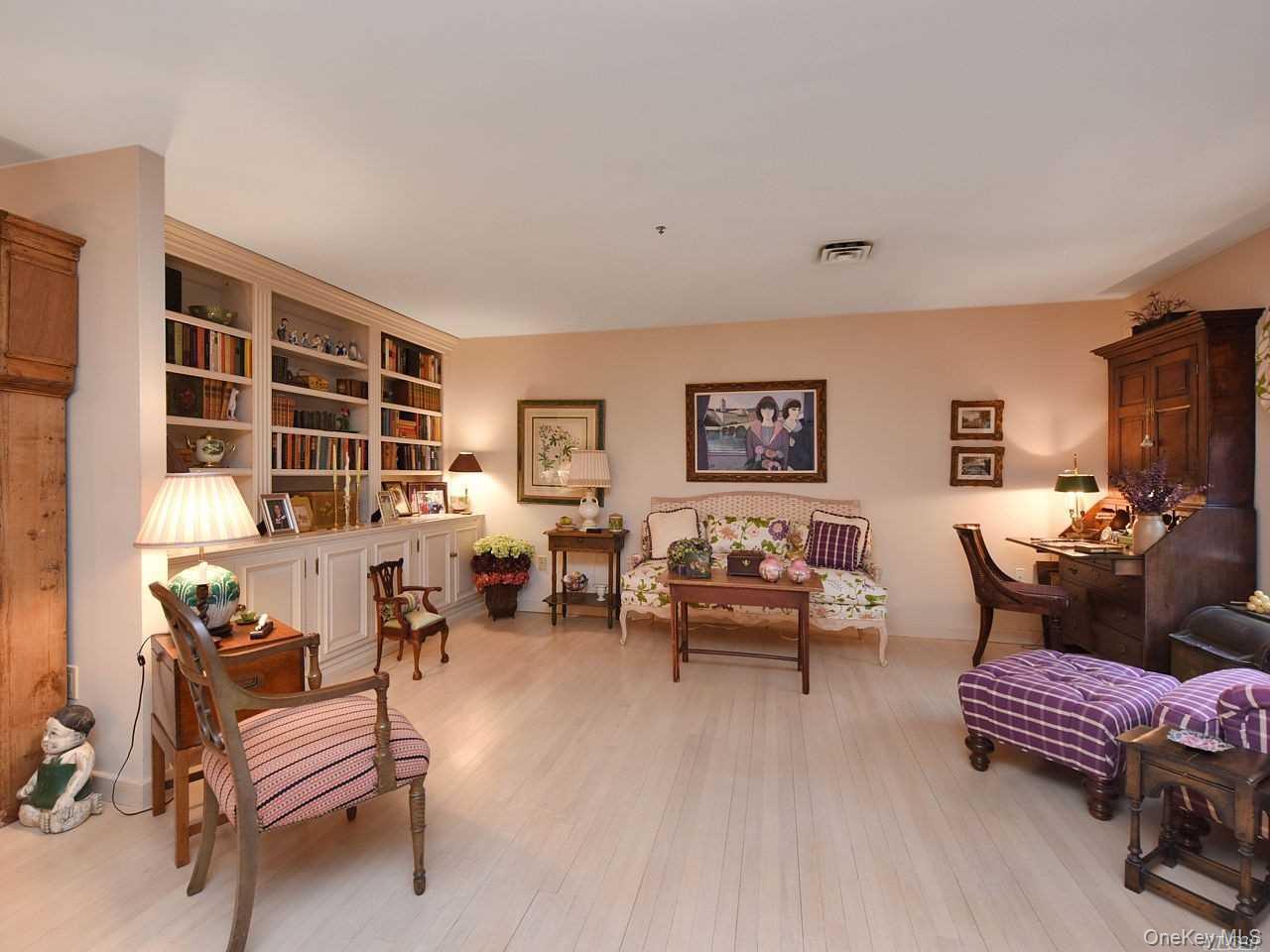 123 Middle Neck Road, Unit 3045 Great Neck, NY 11021 - Photo 7 of 20