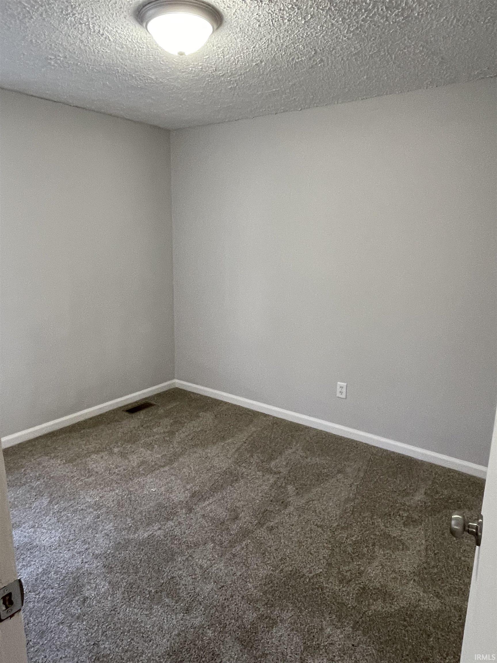 2113 Rheinhardt Avenue Evansville, IN 47714 - Photo 14 of 16