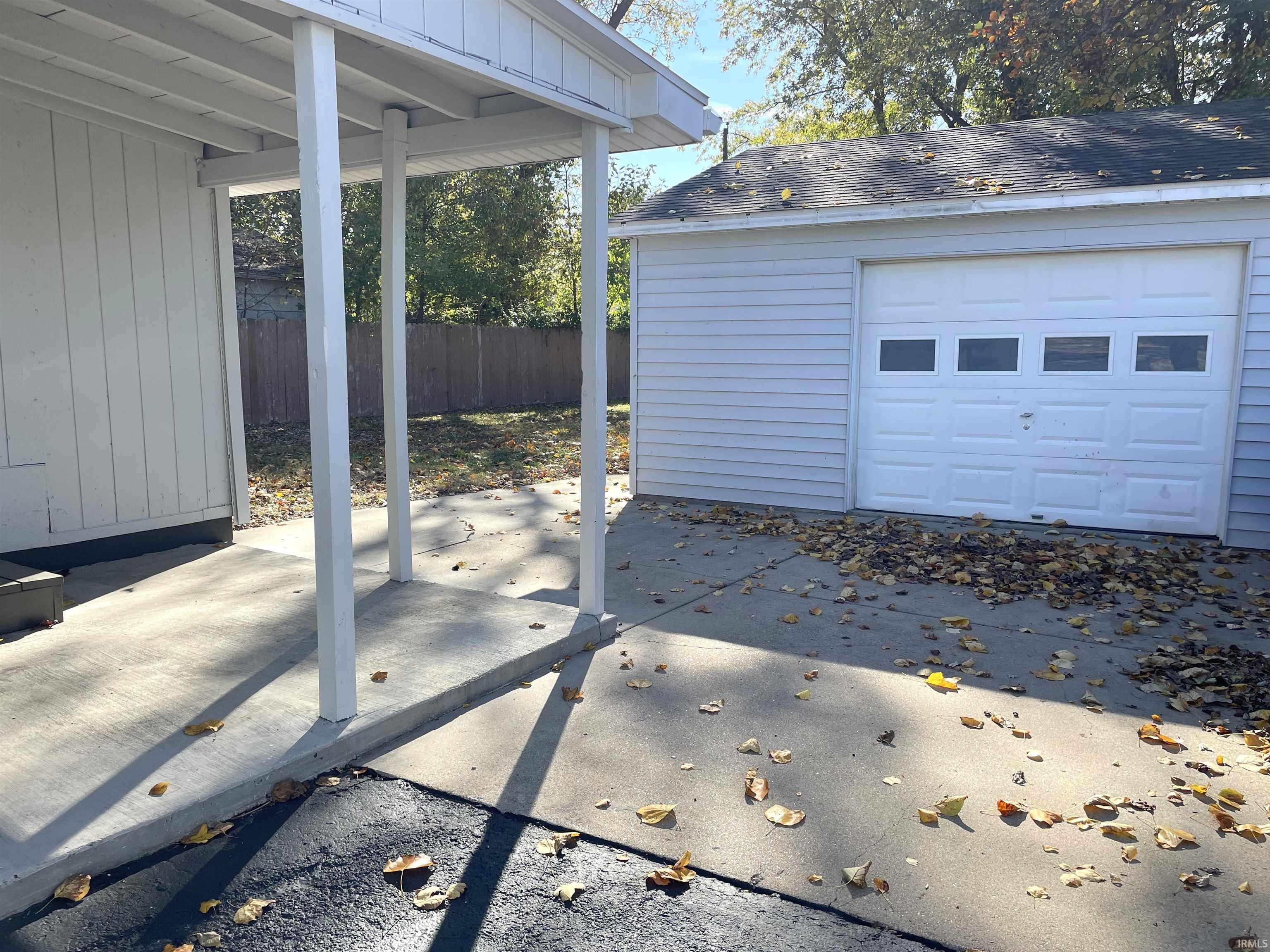 2113 Rheinhardt Avenue Evansville, IN 47714 - Photo 3 of 16