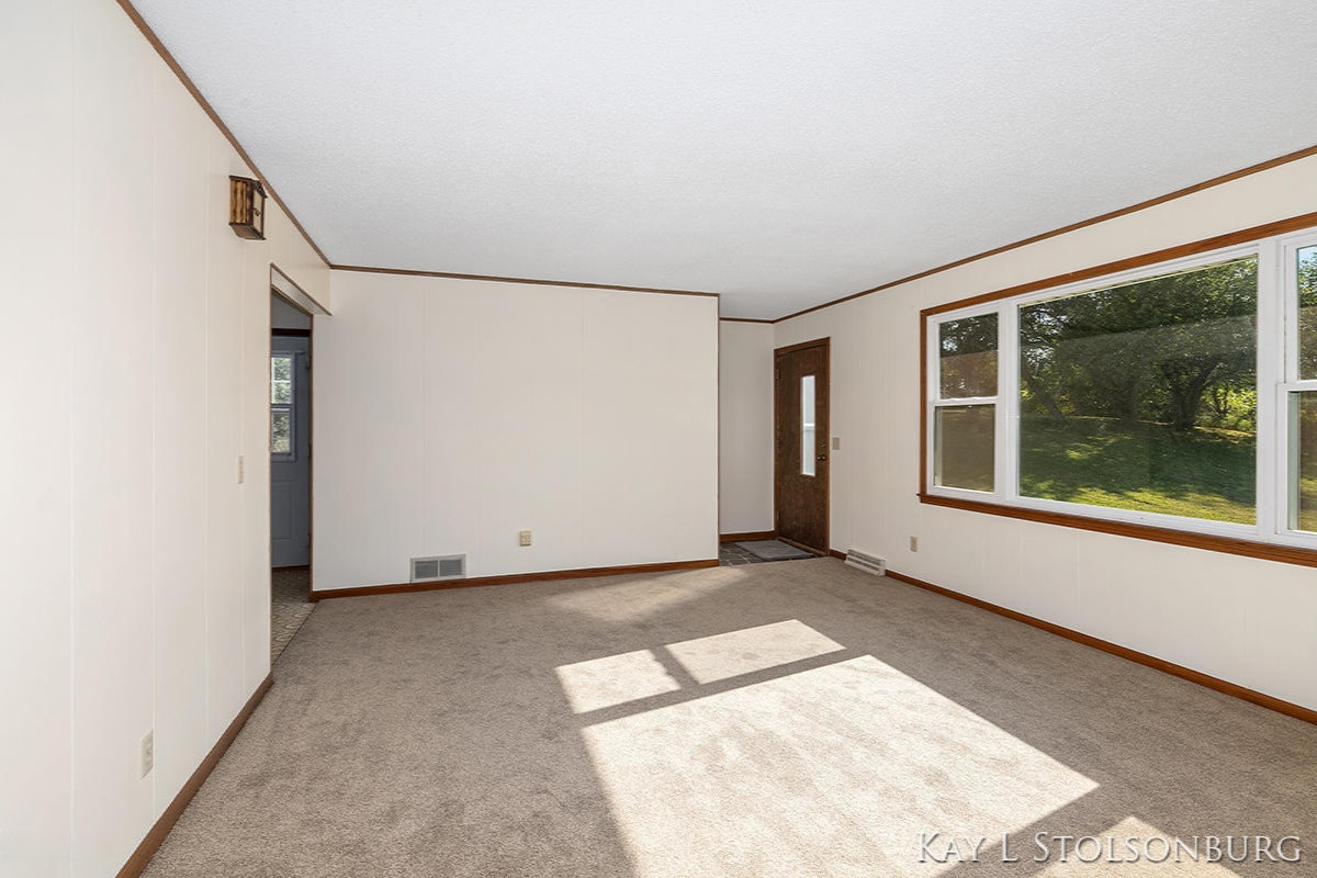 2828 Ragla Road Hastings, MI 49058 - Photo 6 of 28 IMG_1005