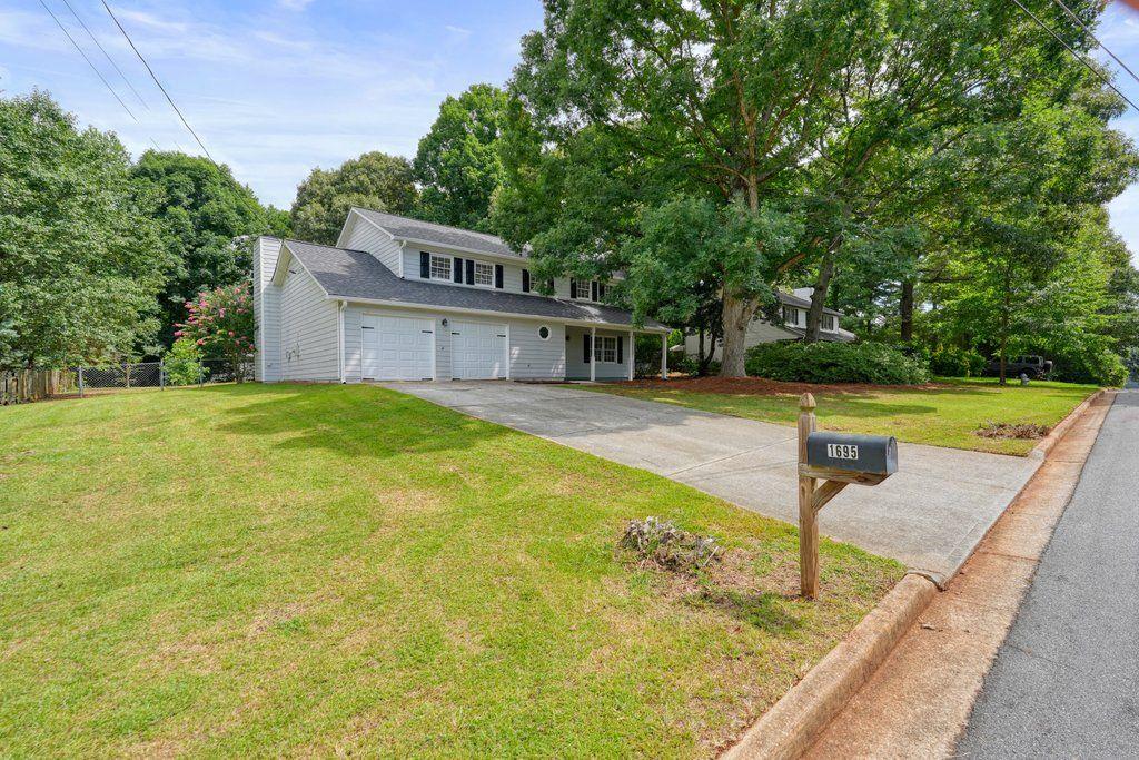 1695 Ridgeway Drive Lawrenceville, GA 30044 - Photo 3 of 38