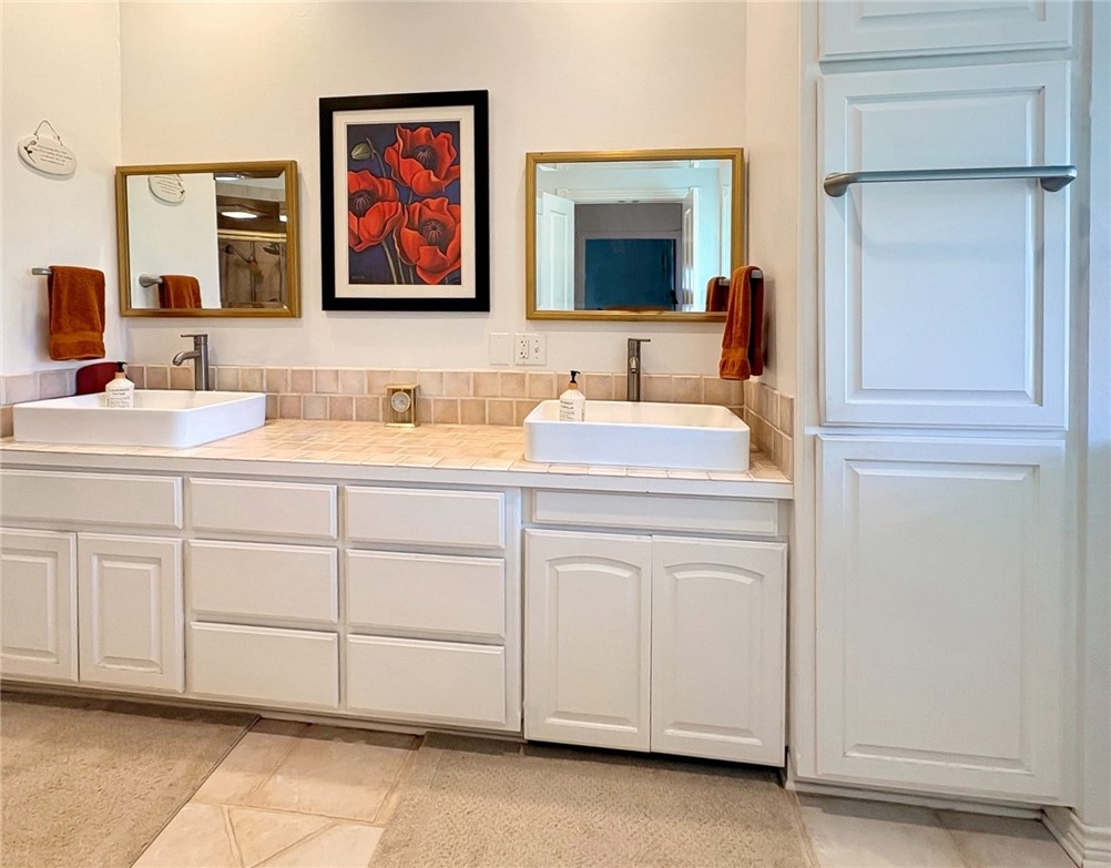 10794 Farm To Market 2159 Calvert, TX 77837 - Photo 11 of 46 Primary bathroom