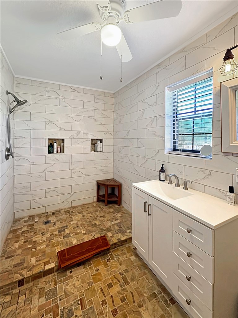 10794 Farm To Market 2159 Calvert, TX 77837 - Photo 13 of 46 2nd bathroom