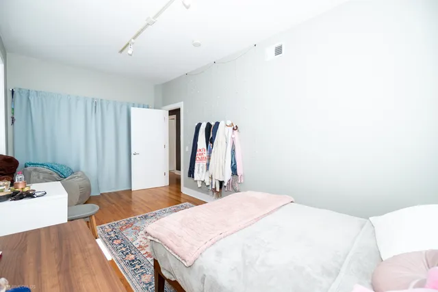 $349,000 | 1514 Elmwood Avenue, Unit 3, Evanston, IL 60201