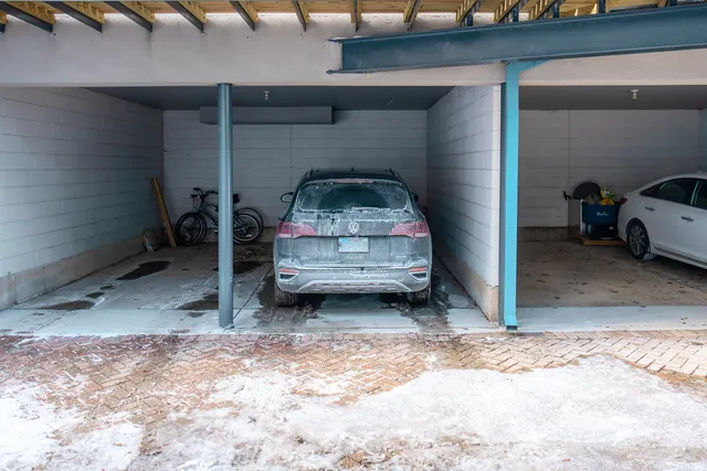 $349,000 | 1514 Elmwood Avenue, Unit 3, Evanston, IL 60201