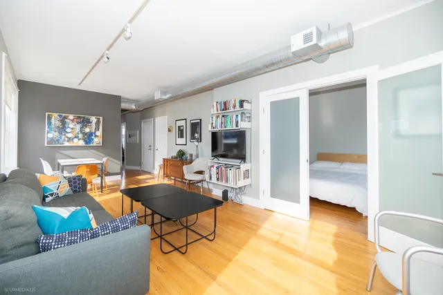 $349,000 | 1514 Elmwood Avenue, Unit 3, Evanston, IL 60201