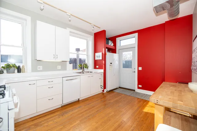 $349,000 | 1514 Elmwood Avenue, Unit 3, Evanston, IL 60201