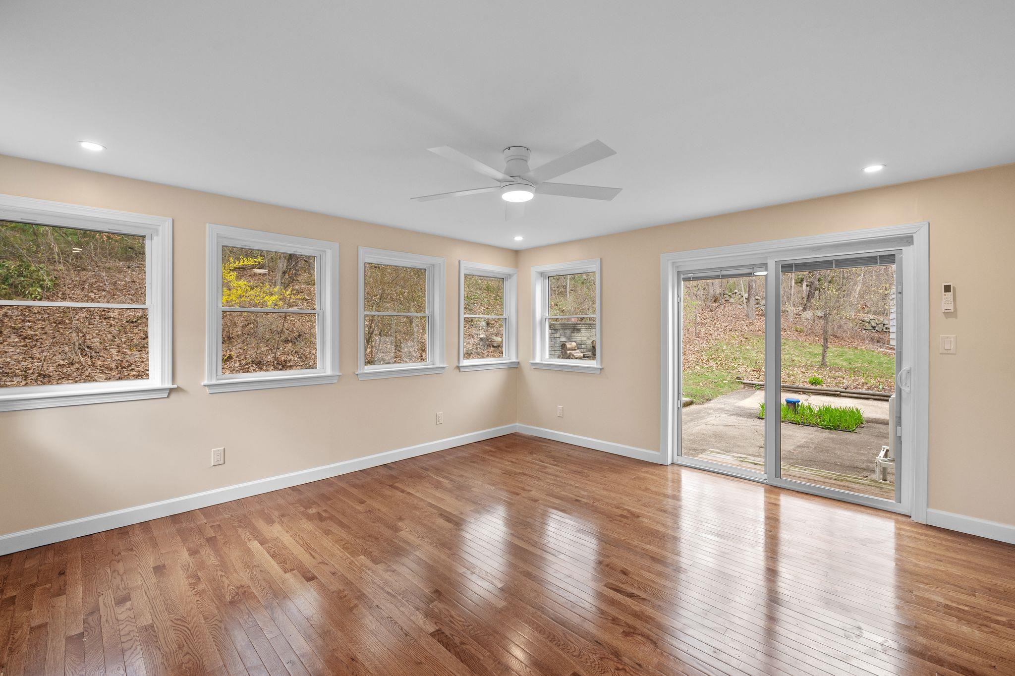 282 Wallace Road Bedford, NH 03110 - Photo 17 of 53 Gallery Image 17