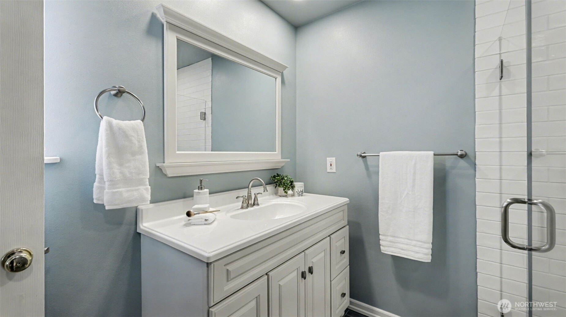 132 76th Place Southwest Everett, WA 98203 - Photo 23 of 36 a bathroom with a sink and mirror