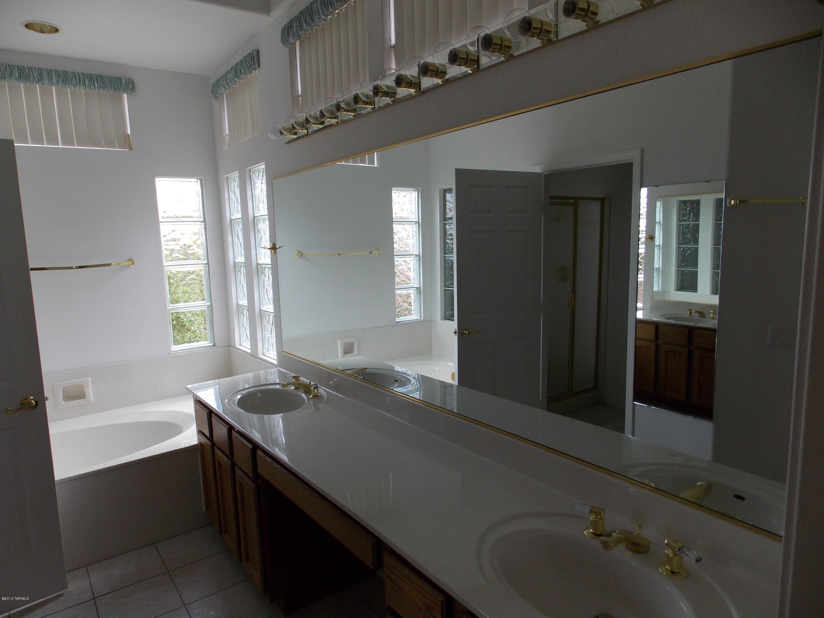 1686 East Crown Ridge Way Tucson, AZ 85755 - Photo 25 of 46