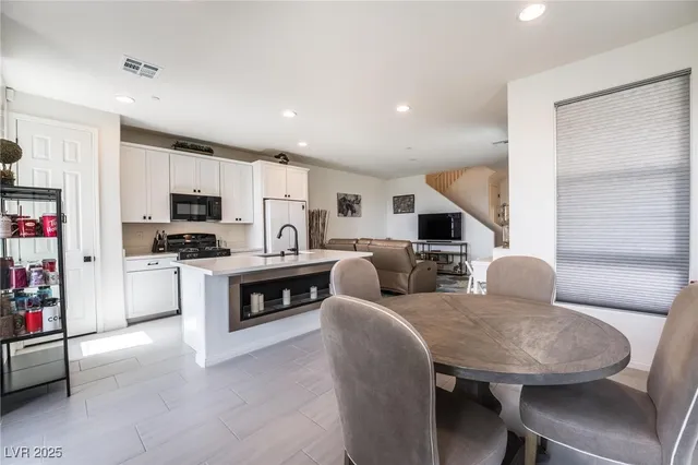 $2,695 | 128 Kimberlite Drive, Henderson, NV 89011