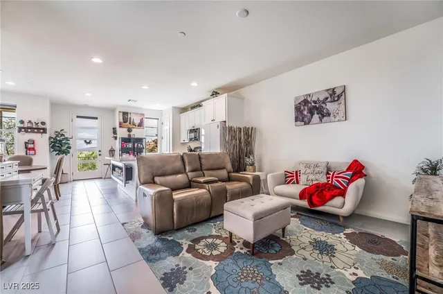 $2,695 | 128 Kimberlite Drive, Henderson, NV 89011