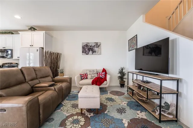 $2,695 | 128 Kimberlite Drive, Henderson, NV 89011