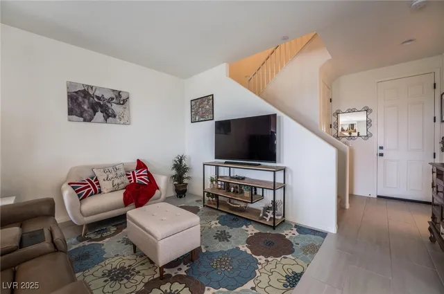 $2,695 | 128 Kimberlite Drive, Henderson, NV 89011