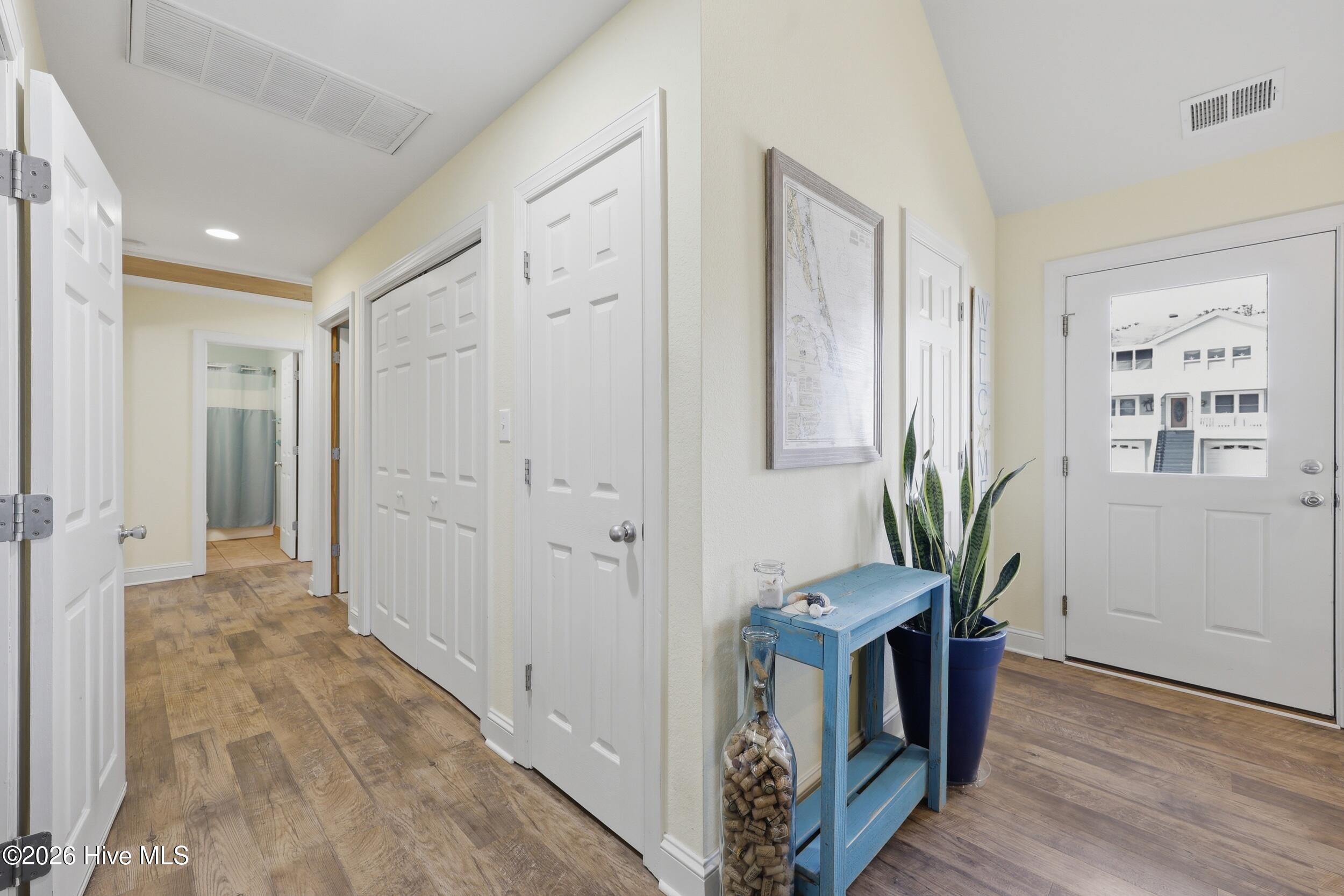 103 Captain Hobbs Court Kitty Hawk, NC 27949 - Photo 17 of 69 Hallway