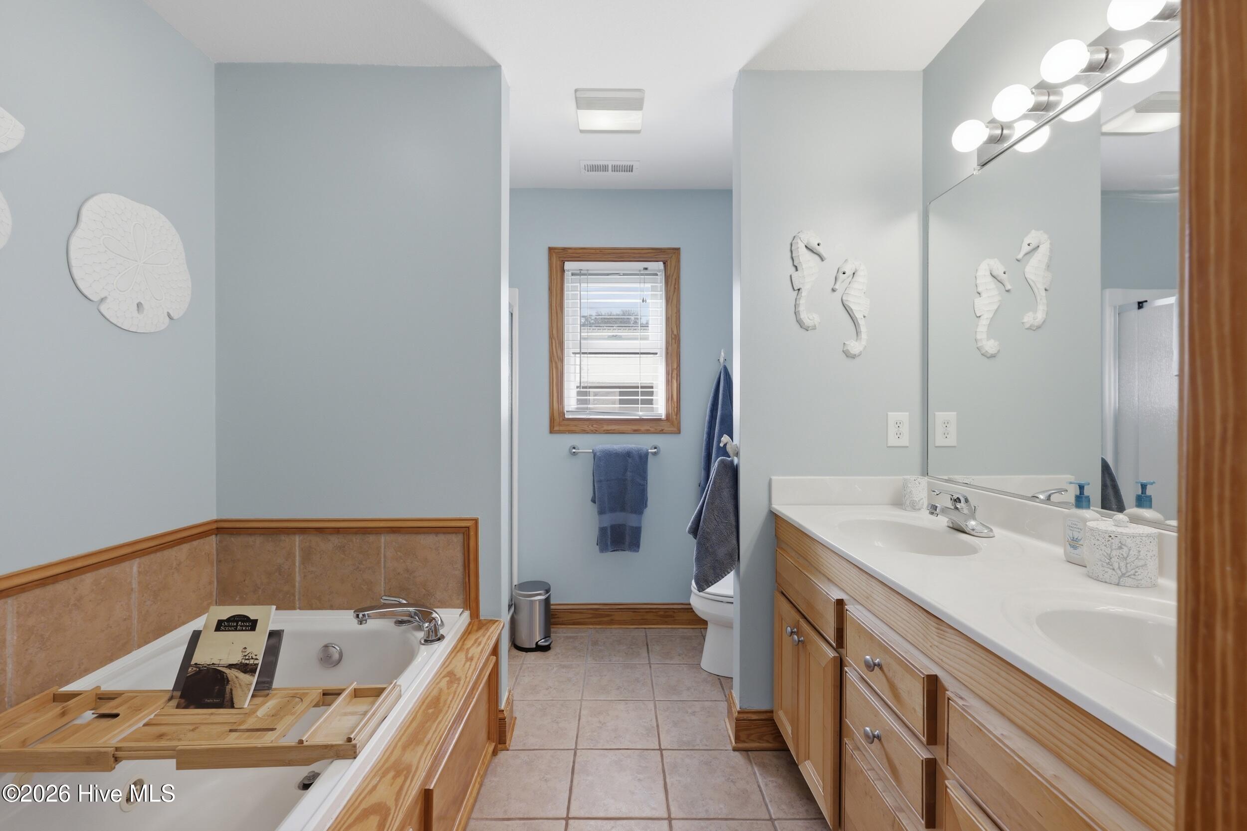 103 Captain Hobbs Court Kitty Hawk, NC 27949 - Photo 22 of 69 Primary Bath
